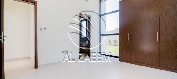 4 bedrooms Villa in Yas Island, UAE No. 109078 12