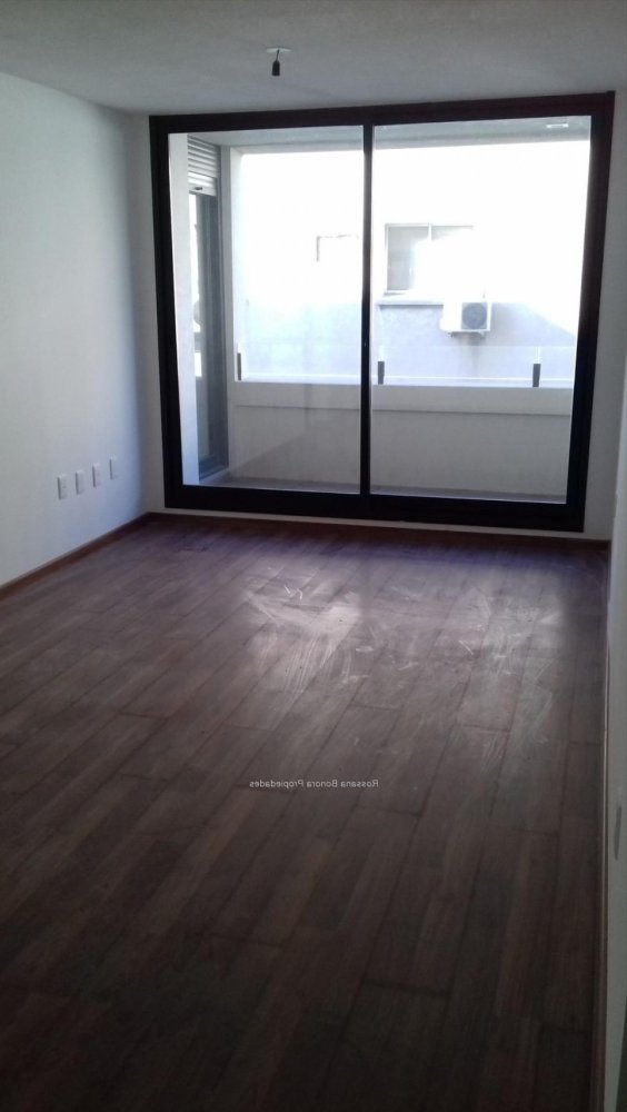 Квартира с 3 спальнями в Монтевидео, Уругвай № 970