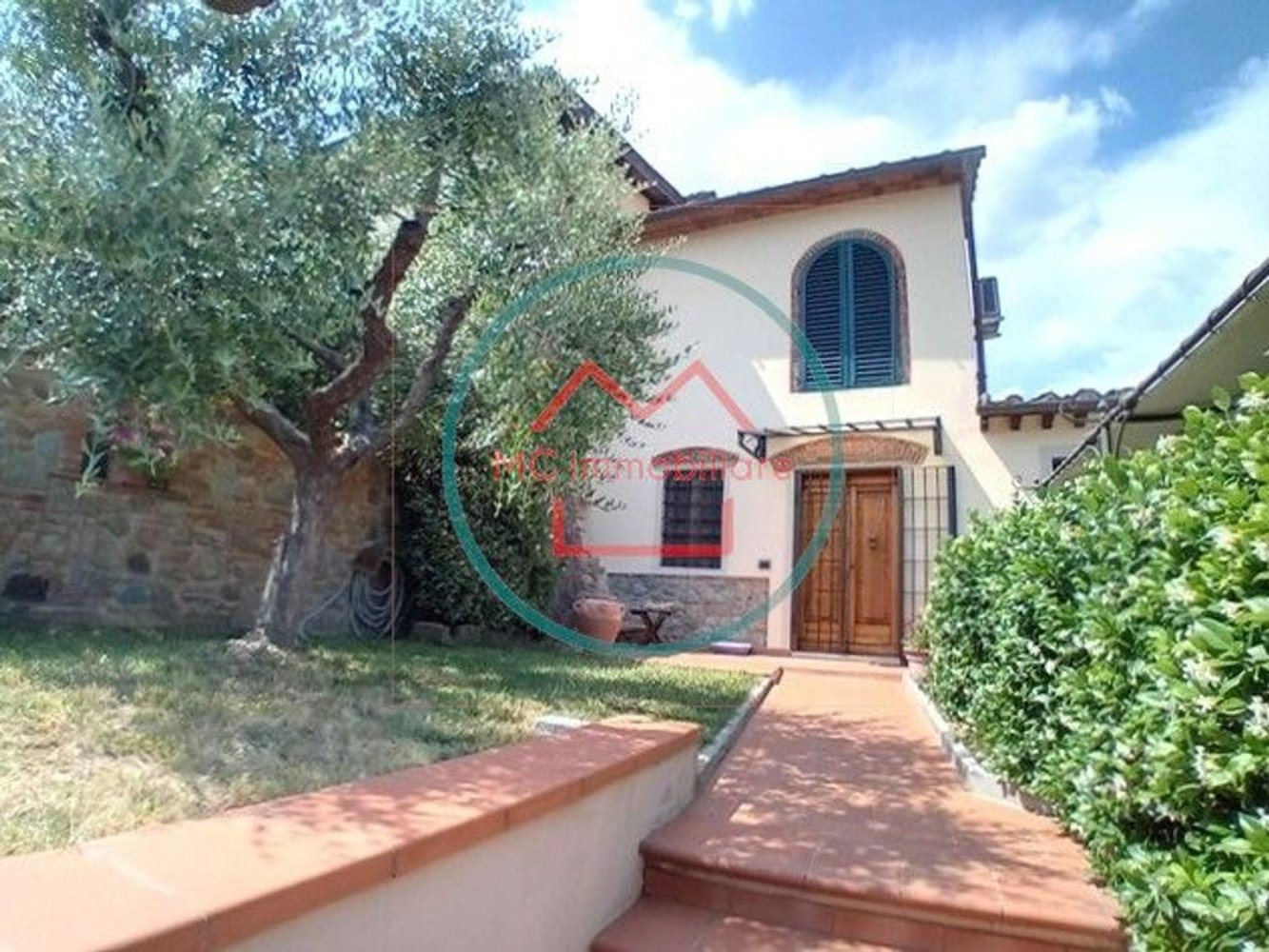 5-Zimmer Haus in Uzzano, Italy, Nr. 286637