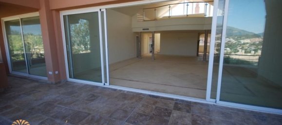 3 bedrooms Penthouse in Marbella, Spain No. 1365 11