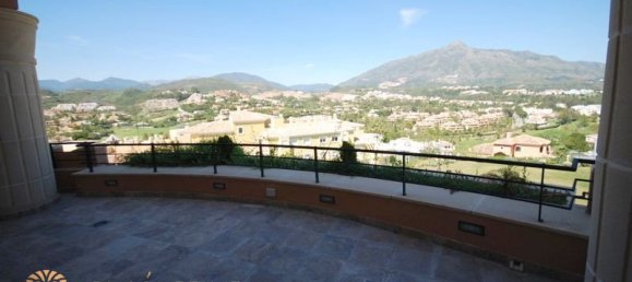 3 bedrooms Penthouse in Marbella, Spain No. 1365 17