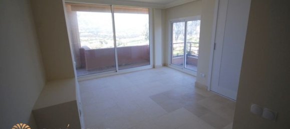 3 bedrooms Penthouse in Marbella, Spain No. 1365 2