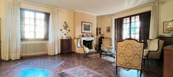 11 rooms Villa in Carrara, Italy No. 48373 35