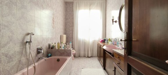 11 rooms Villa in Carrara, Italy No. 48373 8