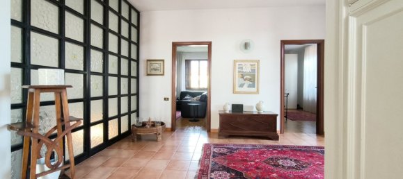 11 rooms Villa in Carrara, Italy No. 48373 17
