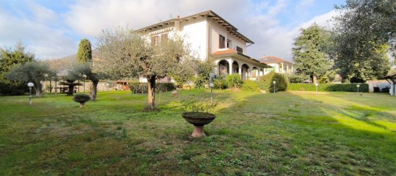 11 rooms Villa in Carrara, Italy No. 48373 25