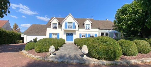 5 bedrooms House in Le Coudray, France No. 245162 2