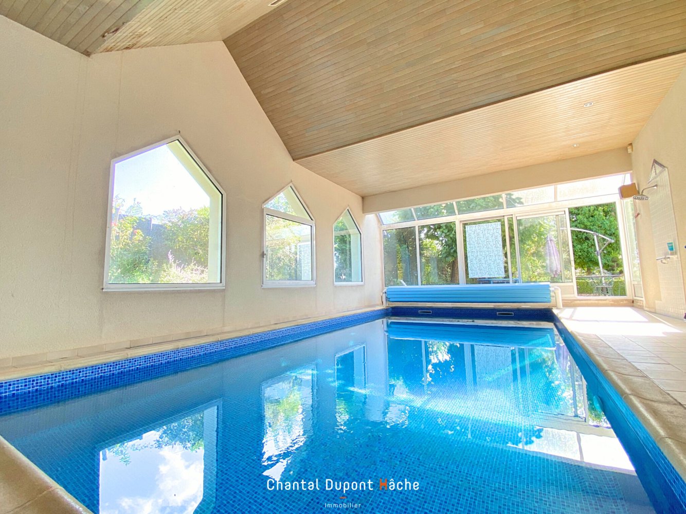 5 bedrooms House in Le Coudray, France No. 245162