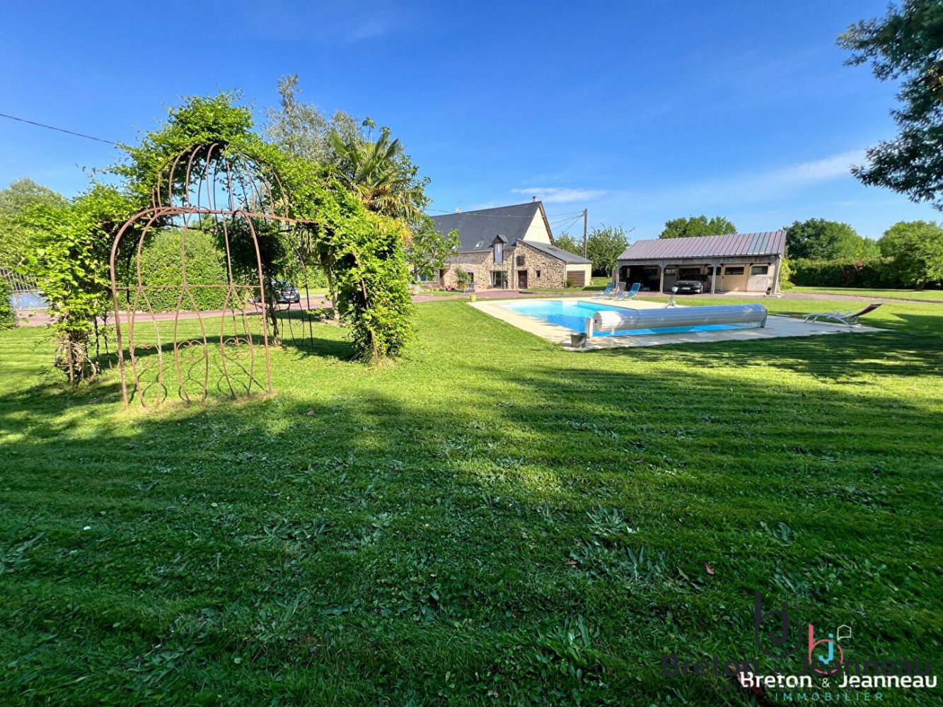 5 bedrooms House in Nuille-sur-Vicoin, France No. 359214