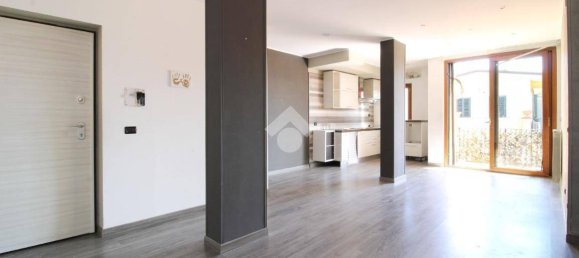 Apartamento de 3 dormitorios en Ortona, Italy No. 39757 6