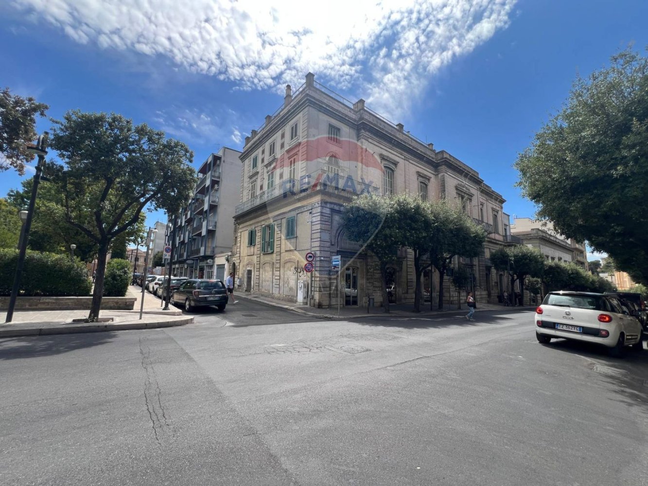 Apartamento de 15 dormitorios en Matera, Italy No. 326304