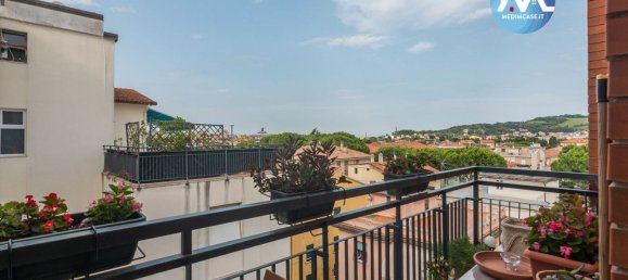 3 Schlafzimmer Wohnung in Pesaro, Italy, Nr. 358420 10