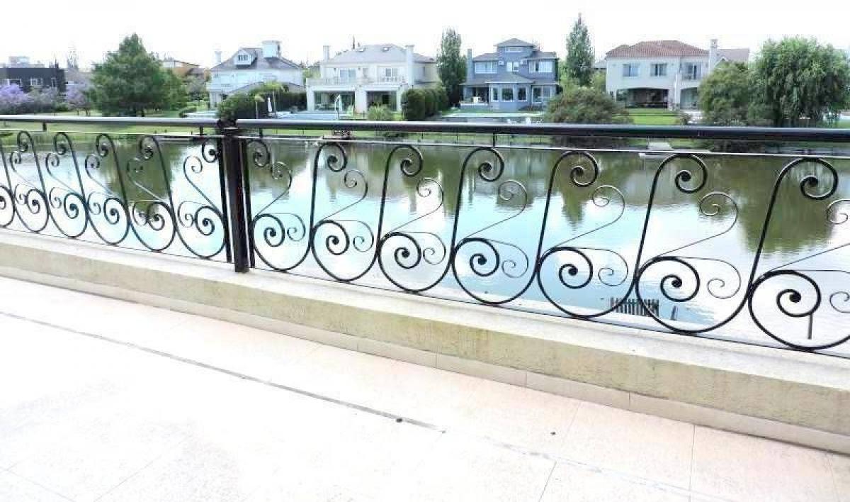 4 bedrooms House in Tigre, Argentina No. 58915