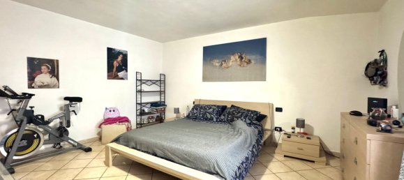 5 rooms Apartment in Ponsacco, Italy No. 20611 9