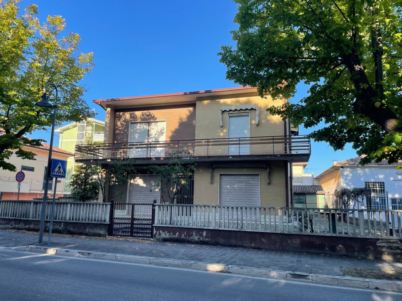 Casa de 8 dormitorios en Ancona, Italy No. 343281