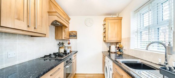 2 bedrooms House in London, United Kingdom No. 12930 13