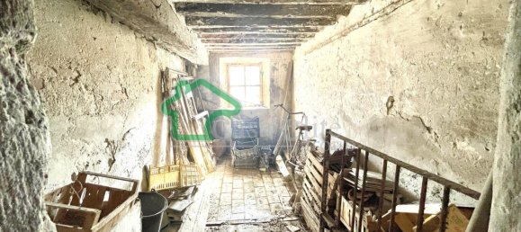 4 rooms House in Rodigo, Italy No. 16902 47