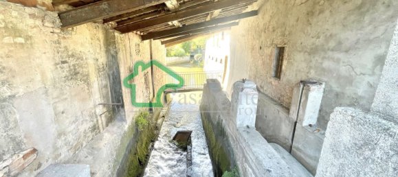 4 rooms House in Rodigo, Italy No. 16902 9