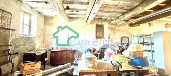 4 rooms House in Rodigo, Italy No. 16902 32