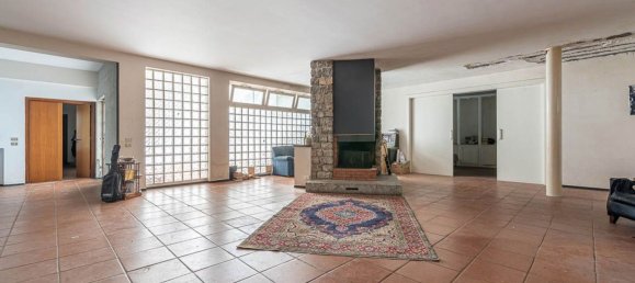 15-salle Villa à Palermo, Italy No. 307603 3