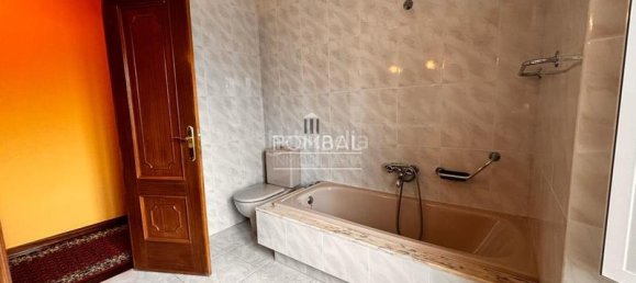 448m² Commercial property in A Coruna, Spain No. 161047 50