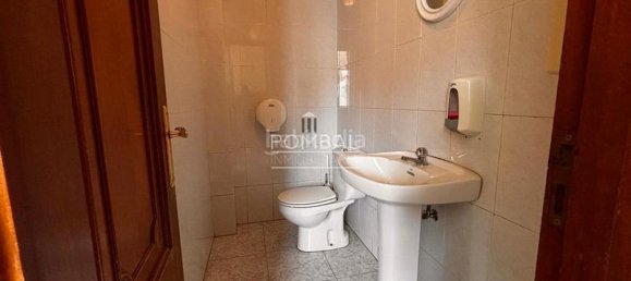 448m² Commercial property in A Coruna, Spain No. 161047 34