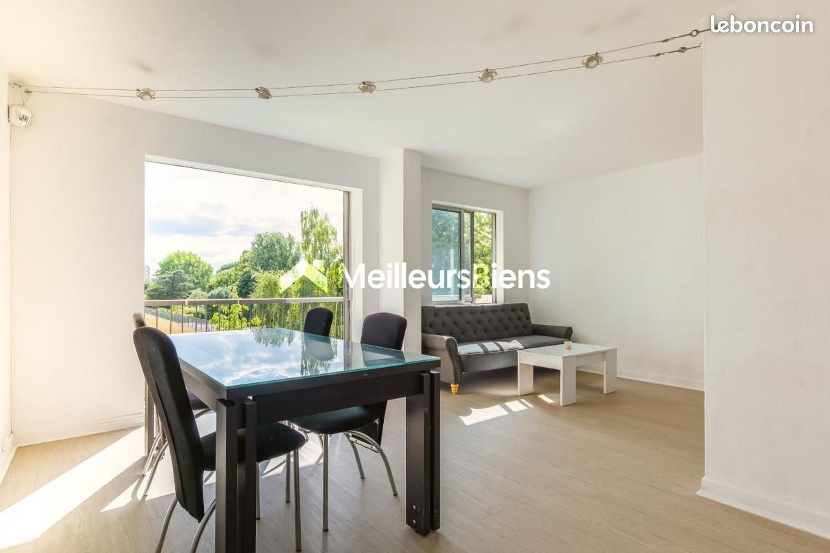 3 bedrooms Apartment in Fresnes, France No. 334145