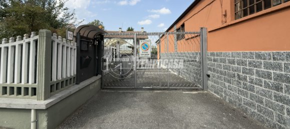 6 rooms House in Grugliasco, Italy No. 291098 3