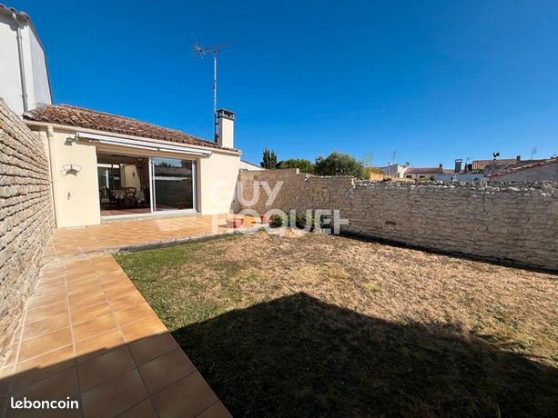 2 bedrooms House in La Flotte, France No. 313756