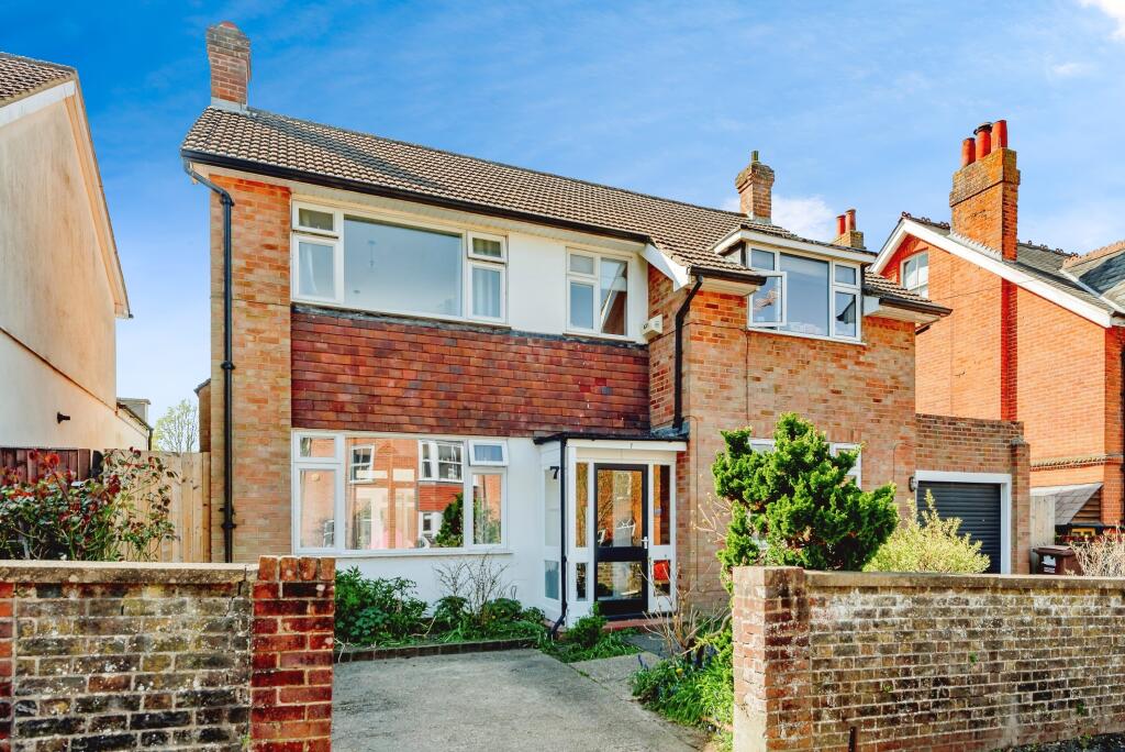 3 غرف نوم منزل في Redhill, United Kingdom رقم 10428