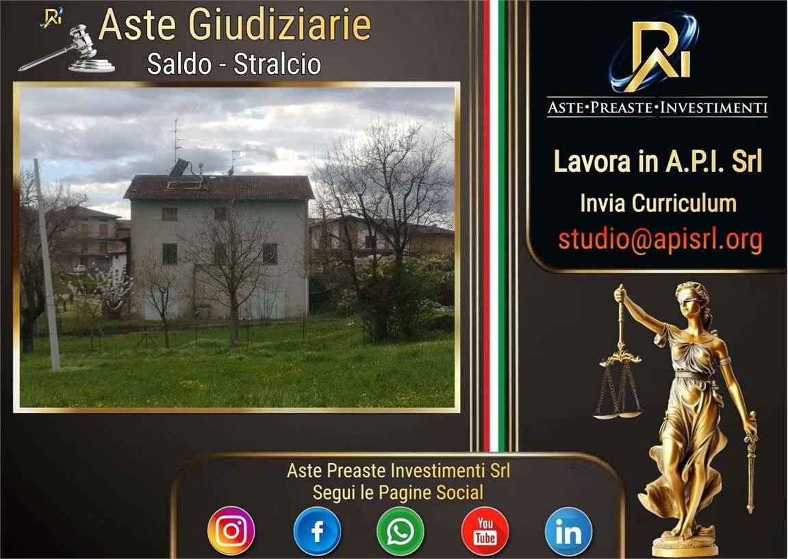 4 bedrooms House in Casina, Italy No. 380490