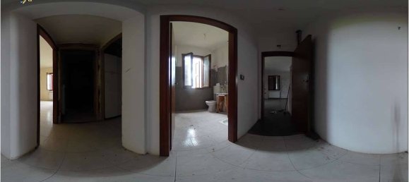 4 bedrooms House in Casina, Italy No. 380490 2