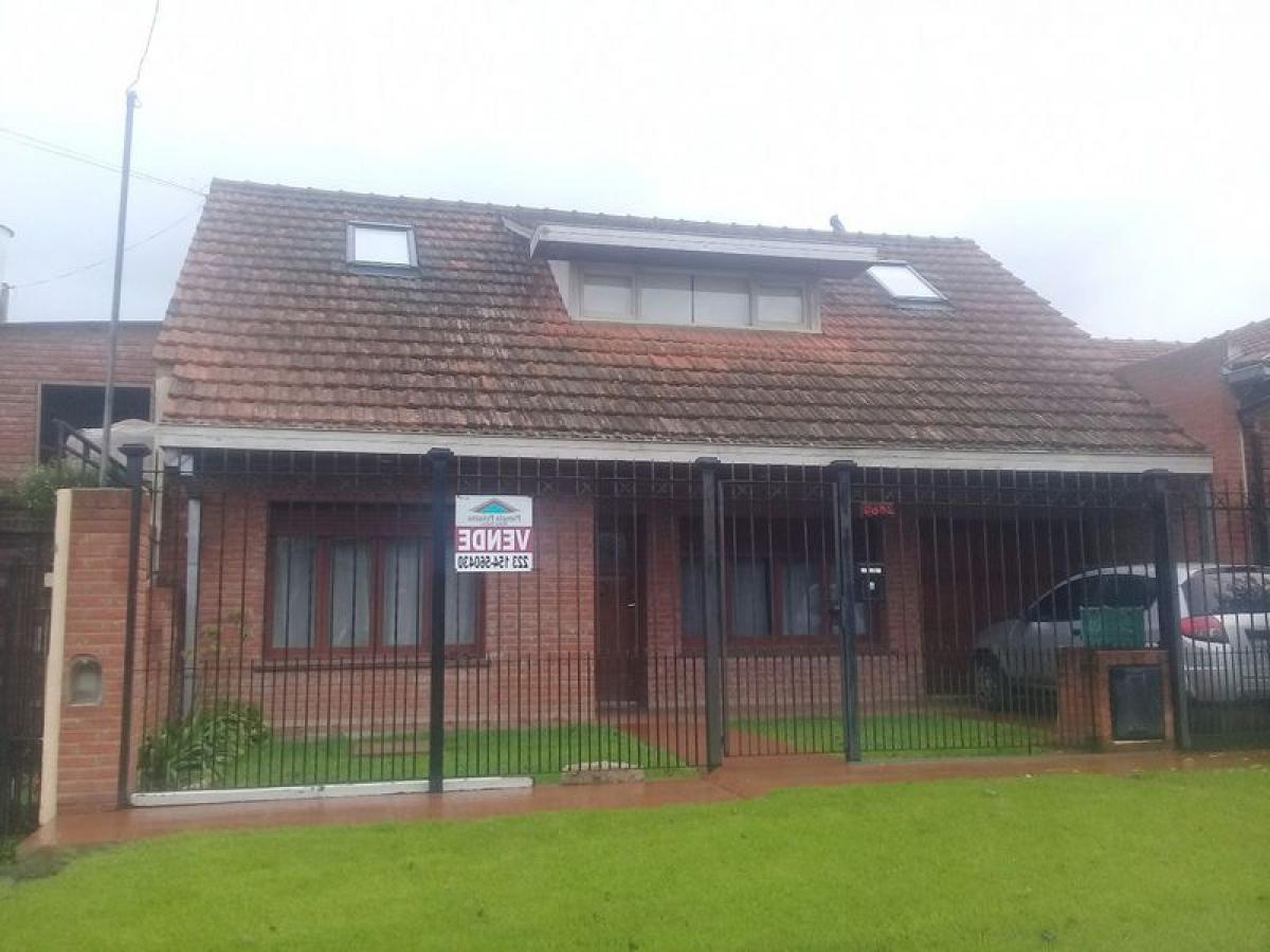 4 غرف نوم منزل في Mar del Plata, Argentina رقم 75851