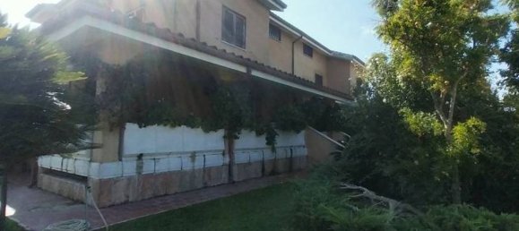 4 bedrooms Villa in Rome, Italy No. 13597 21