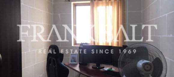 3 Schlafzimmer Maisonette-Wohnung in Xewkija, Malta, Nr. 5647 10