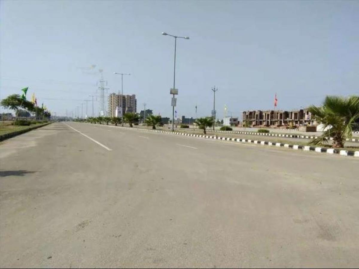  Land in Mohali, India No. 40127