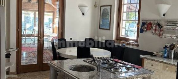 6 chambres Appartement à Erba, Italy No. 3931 10