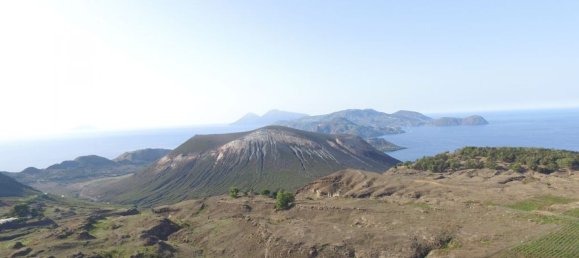 Terreno en Lipari, Italy 16500 m² No. 69020 7