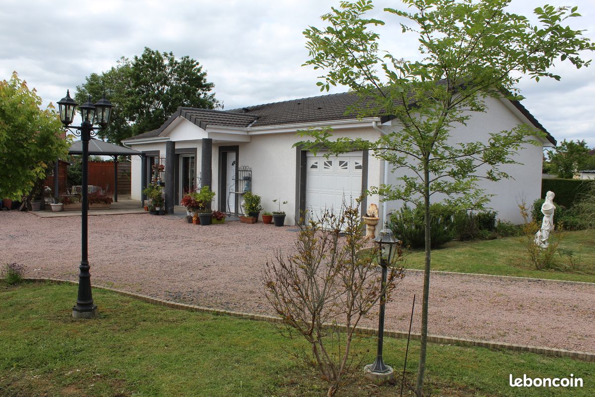 3 bedrooms Villa in Paray-le-Monial, France No. 342726