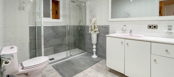 3 bedrooms Villa in Lloret de Mar, Spain No. 10748 11