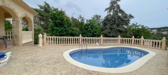 3 bedrooms Villa in Lloret de Mar, Spain No. 10748 2