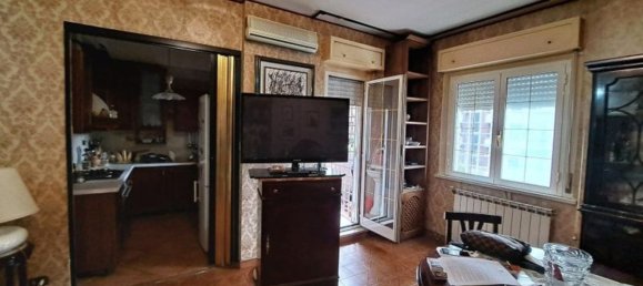 2 rooms Apartment in Rome, Italy No. 205545 8