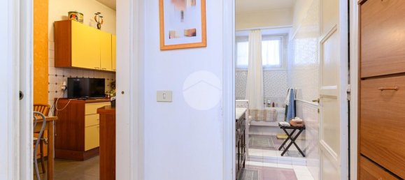 2 bedrooms Apartment in Rome, Italy No. 381029 12