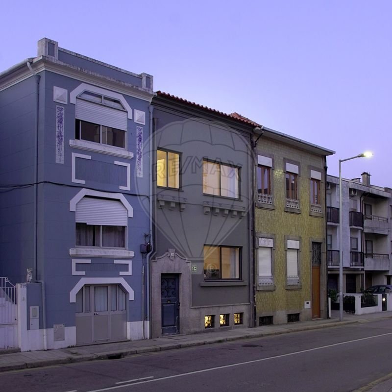 Casa de 4 dormitorios en Porto, Portugal No. 22675