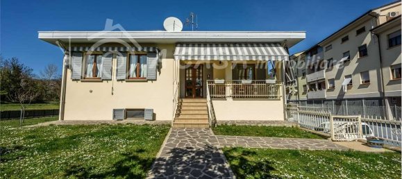 4 bedrooms Villa in Varano de' Melegari, Italy No. 267314 3