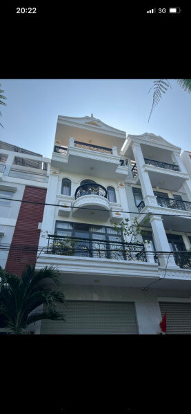 Adosado en District 7, Vietnam 92.5 m² No. 7233