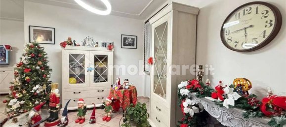Apartamento de 4 dormitorios en Castellarano, Italy No. 226083 4