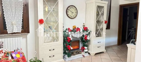 Apartamento de 4 dormitorios en Castellarano, Italy No. 226083 5