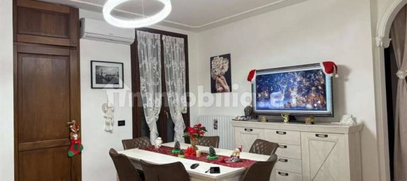 Apartamento de 4 dormitorios en Castellarano, Italy No. 226083 3