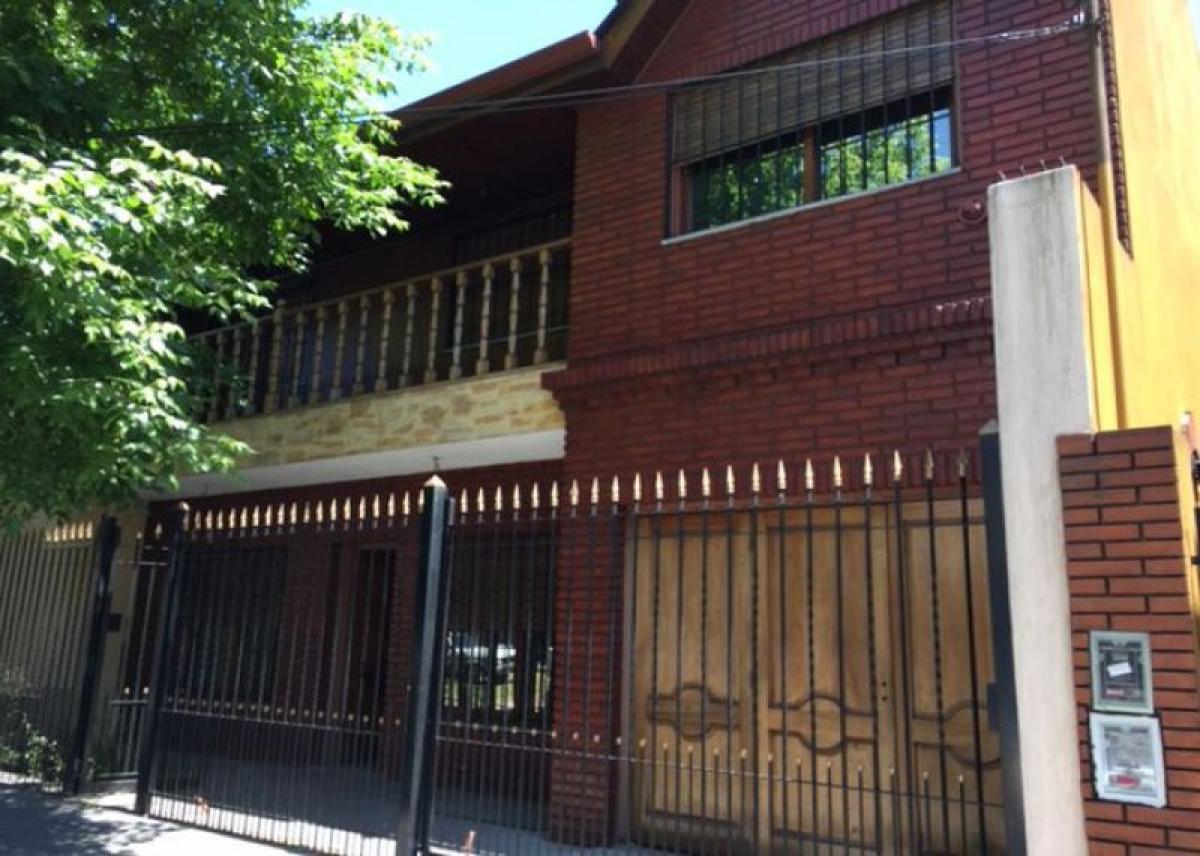 4 bedrooms Commercial property in Bermudez, Argentina No. 23340